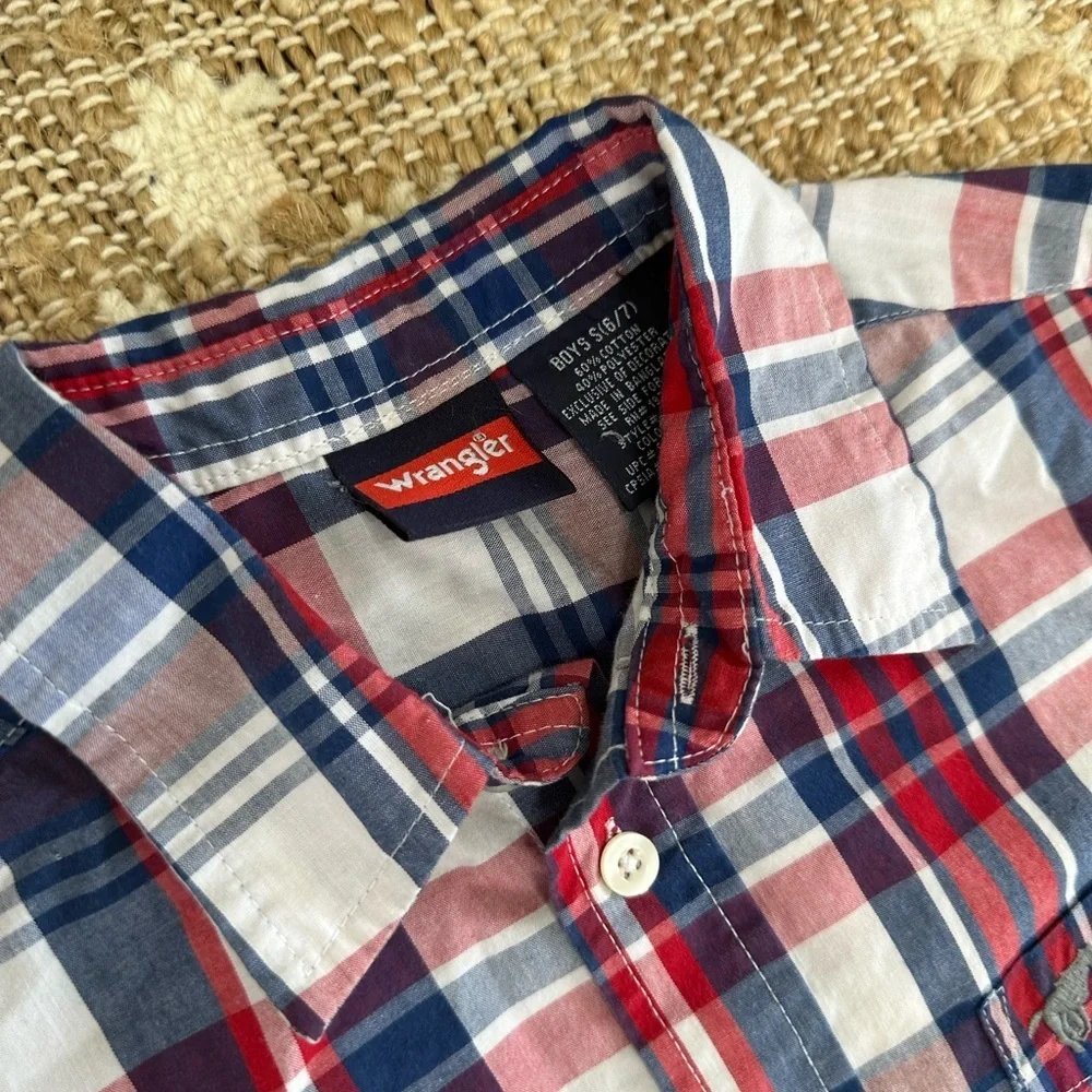New Wrangler Boys Plaid Button Down Short Sleeve Shirt Size Small Red White Blue